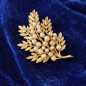 Vintage Trafari Gold Tone Faux Pearl Leaf Brooch